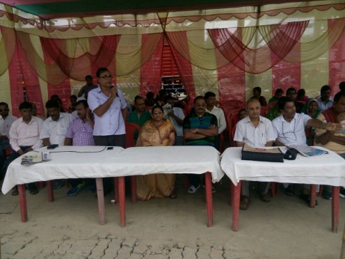 Dr.Bhupendra Madhepuri addressing people at a function at Madhepura along with Zila Parishad Adhyaksha Manju Devi , Dr.Mithilesh Kumar and others