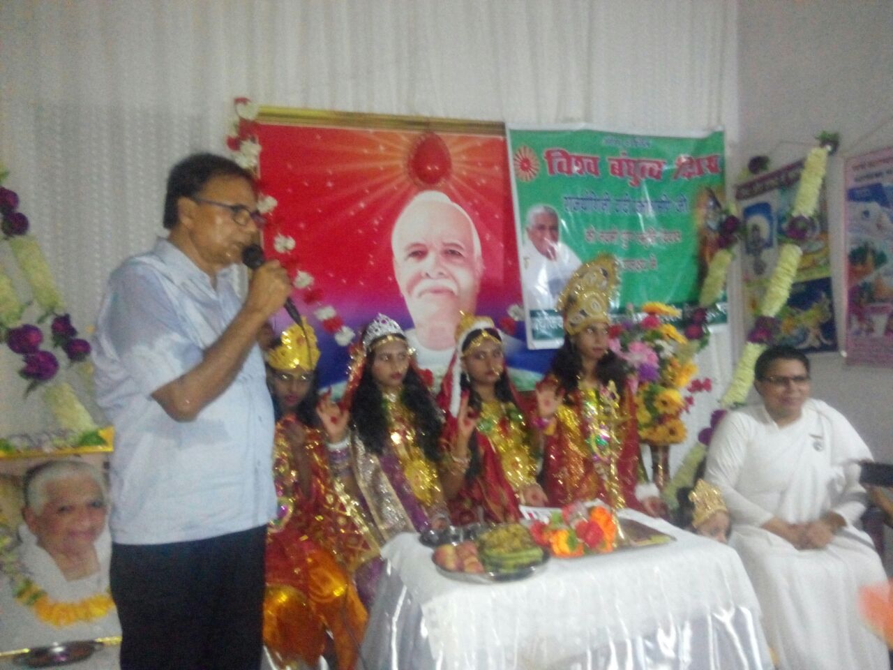 Dr.Madhepuri delivering speech