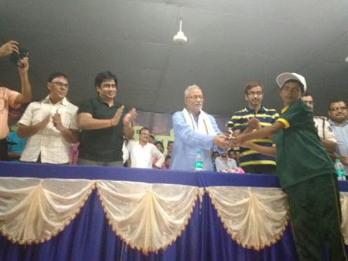 Samajsevi Dr.Bhupendra Narayan Yadav Madhepuri, DDC Mithilesh Kumar, MLA Narendra Narayan Yadav , Dynamic DM Md.Sohail giving prize to the winner at BN Mandal Stadium Madhepura.