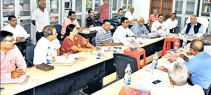 Dr.AK Rai Vice-Chancellor BNMU addressing in syndicate meeting.