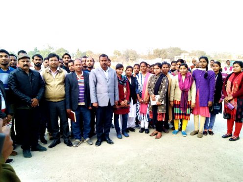 DM Navdeep Shukla , SDM Md.S.Z. Hassan, DCLR Lalit Kumar Singh & others amidst the students at Udakisunganj .