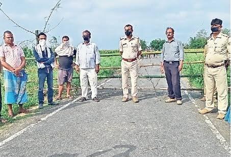 Lockdown at Bihariganj block village Rahta where first covid19 patient found.