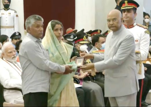 Posthumously Shourya Chakra Samman to Captain Ashutosh at Rashtrapati Bhawan .