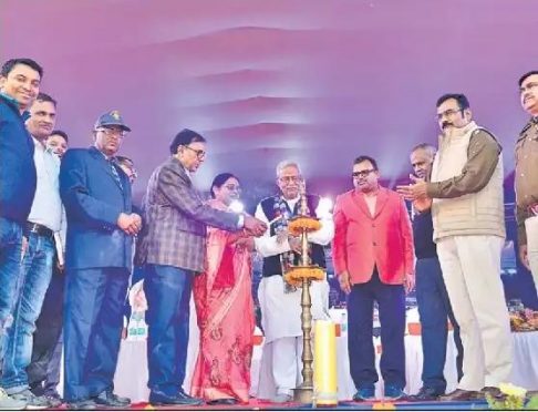 Member Singheshwar Mandir Trust Dr.Bhupendra Narayan Yadav Madhepuri, MLA Narendra Narayan Yadav and Zila Parishad Adhyaksha Manju Devi inaugurating Singheshwar Mahotsav 2018.